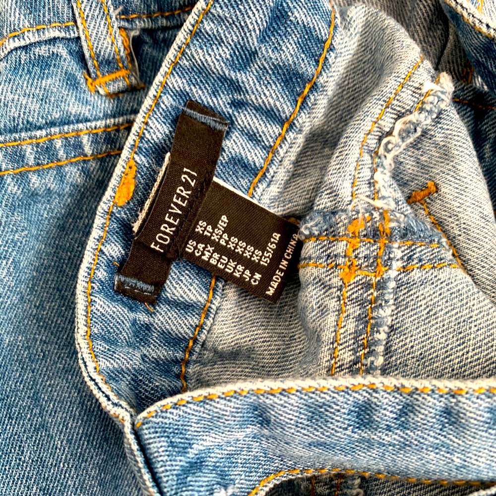 FOREVER21 denim overall shorts - Picture 3 of 3